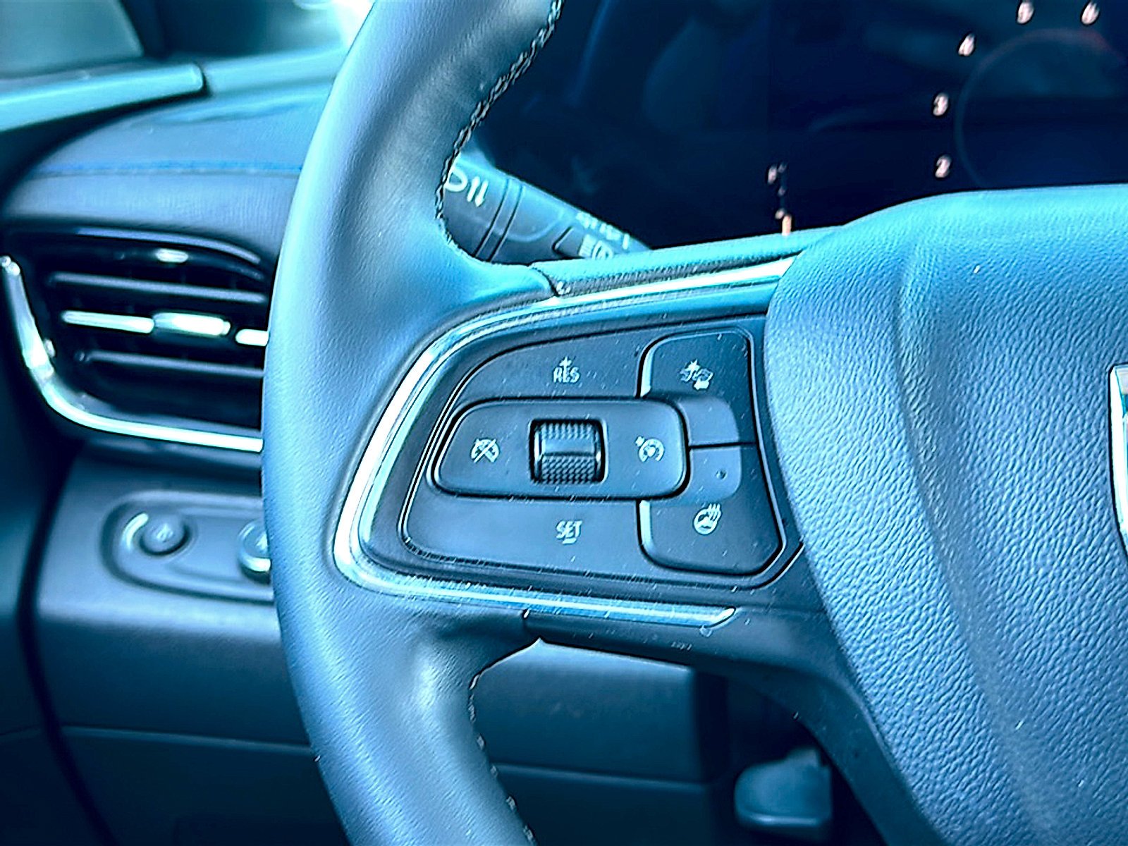 Used 2024 Buick Envista Sport Touring w/ Convenience I Package FWD image 29