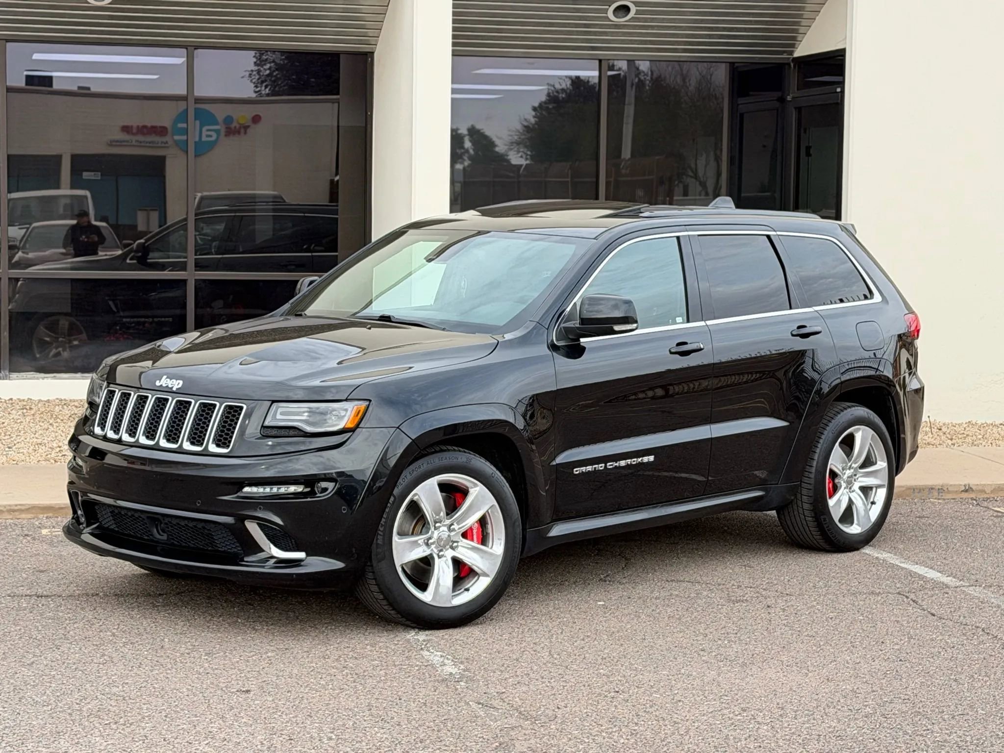 Used 2015 Jeep Grand Cherokee SRT w/ Luxury Group II image 4