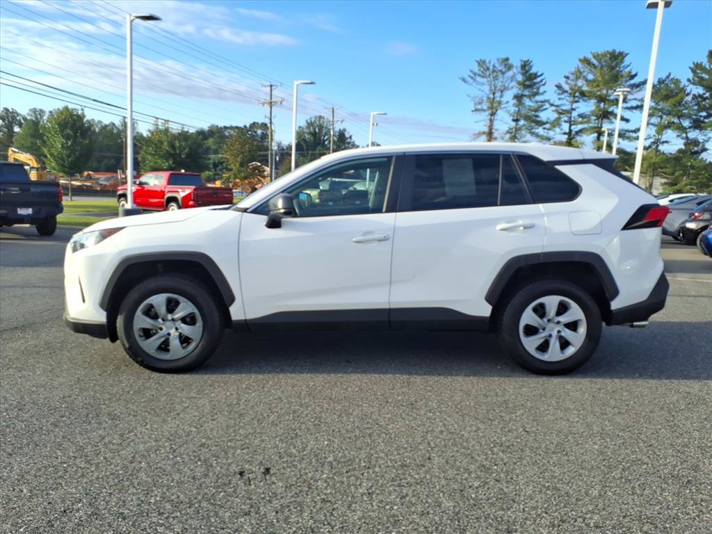 Used 2022 Toyota RAV4 LE AWD/4WD image 13