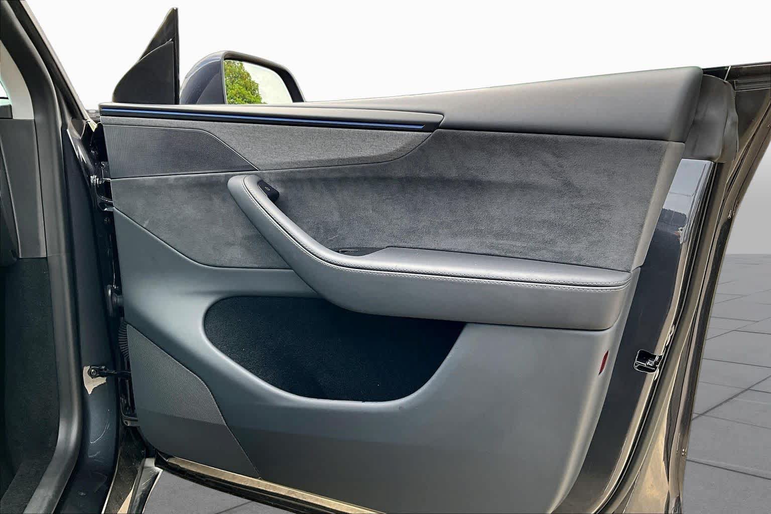Used 2026 Tesla Model Y 2WD image 19