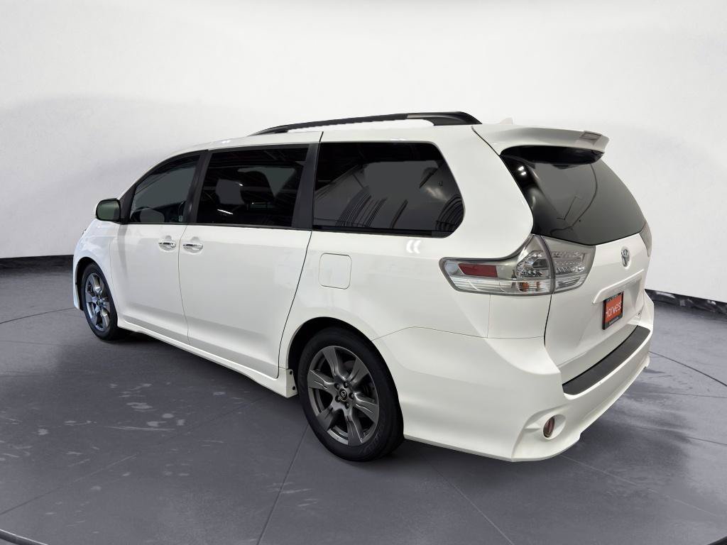 Used 2018 Toyota Sienna SE Premium FWD image 9