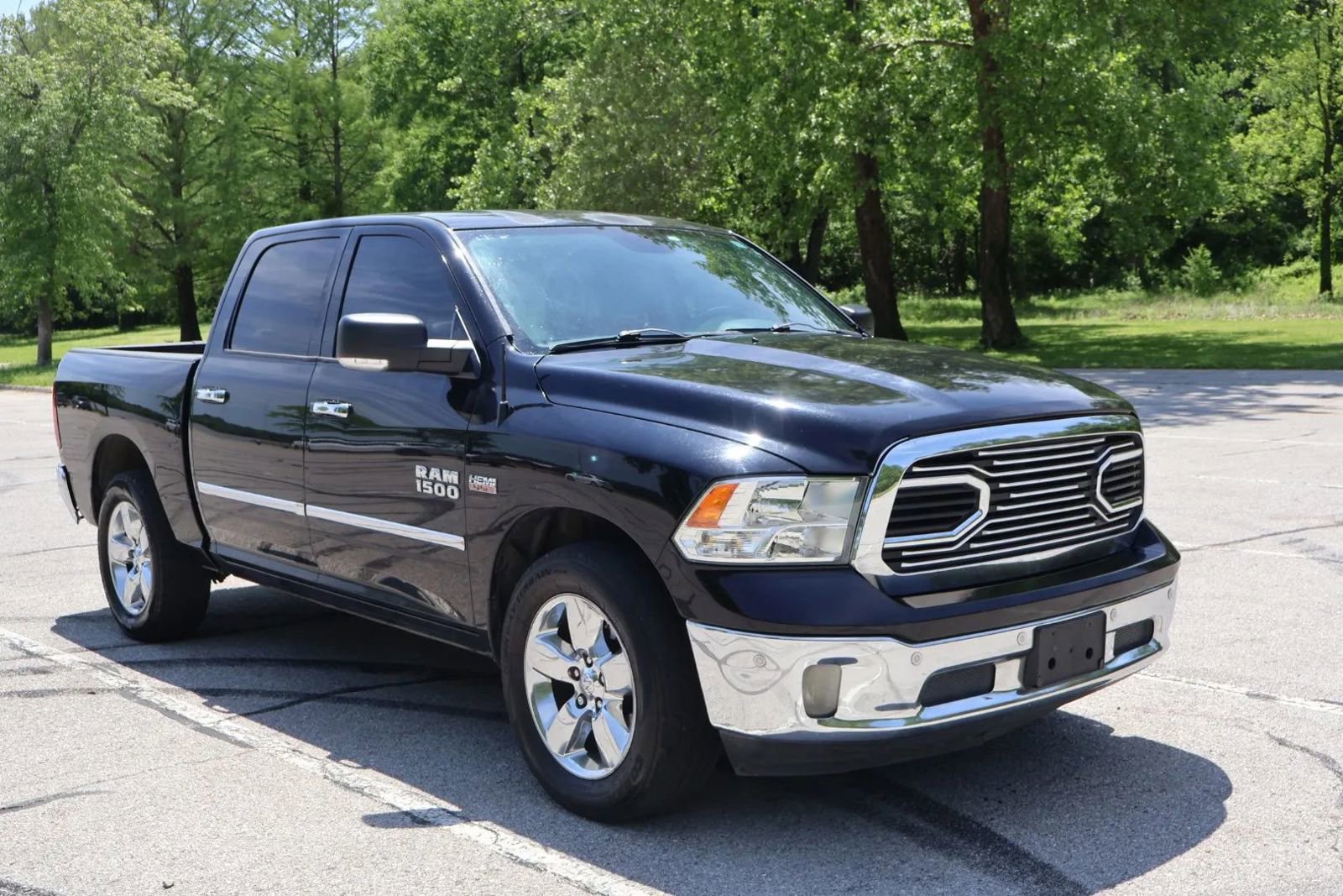 Used 2015 RAM 1500 Lone Star RWD image 3