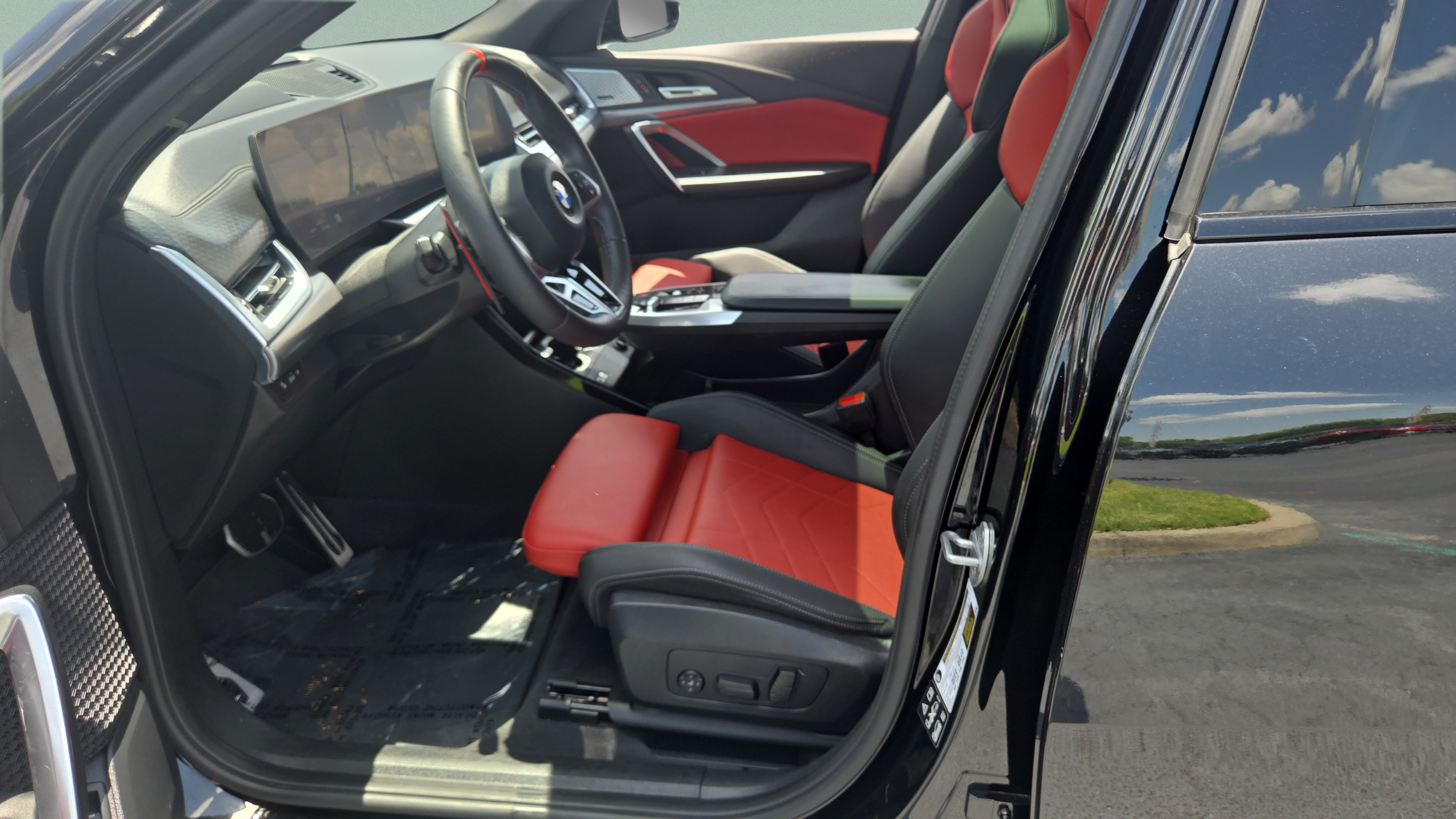 Certified 2025 BMW X2 M35i w/ Premium Package AWD/4WD image 9