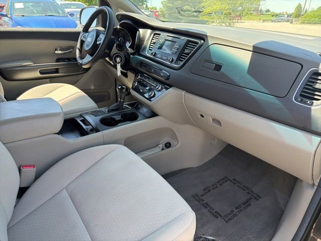 Used 2016 Kia Sedona LX w/ Option Group 020 FWD image 24