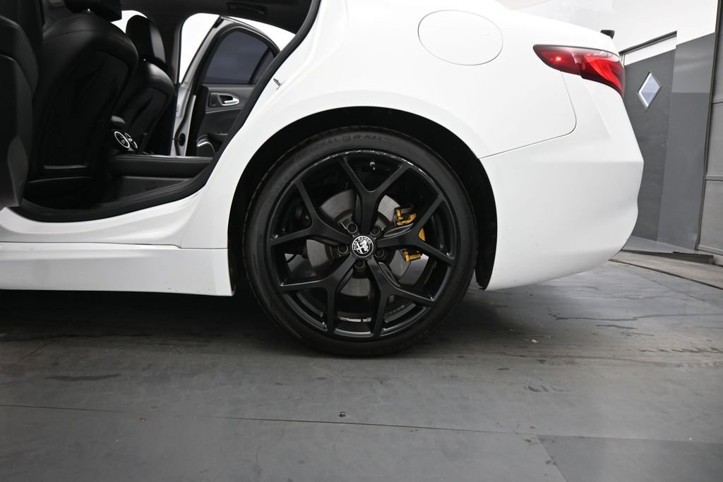 Used 2021 Alfa Romeo Giulia Ti w/ Nero Edizione RWD image 19