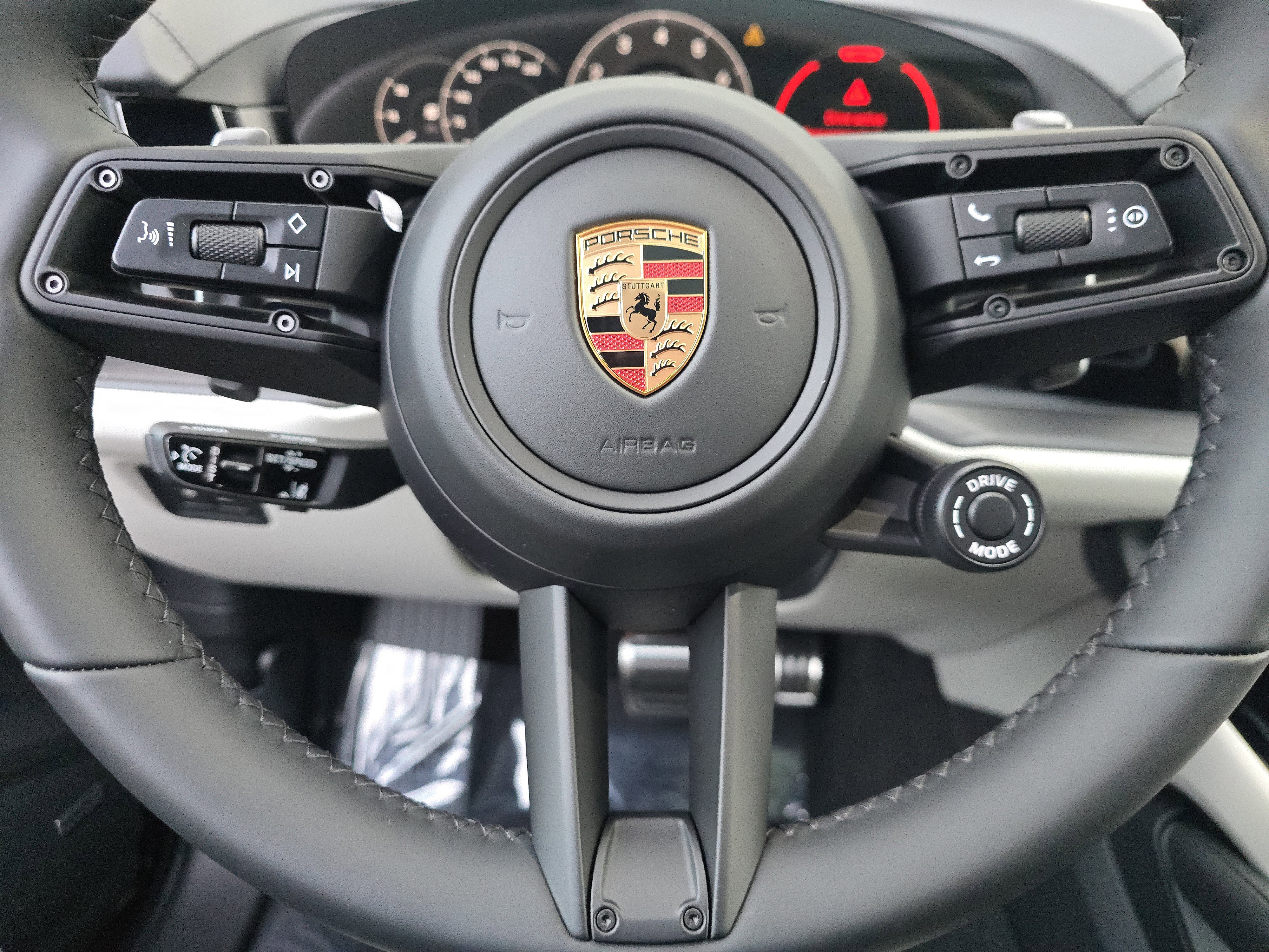 New 2026 Porsche Cayenne GTS image 18