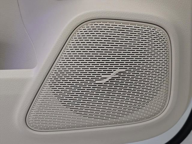 New 2026 Mercedes-Benz GLB 250 4MATIC image 17