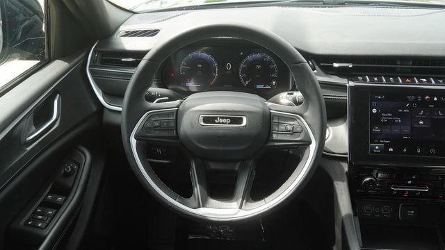 Used 2024 Jeep Grand Cherokee L Laredo AWD/4WD image 18