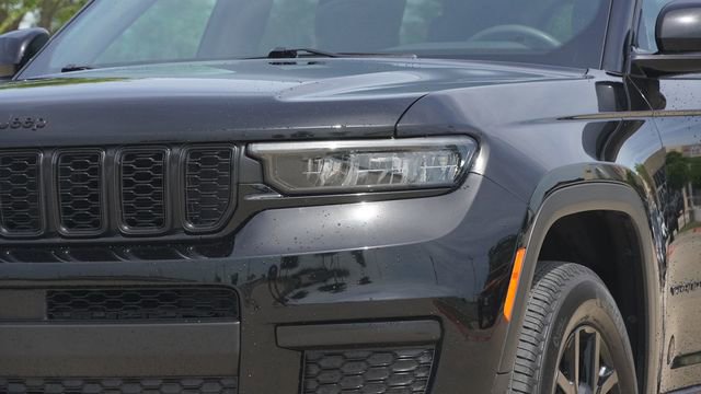 Used 2024 Jeep Grand Cherokee L Laredo AWD/4WD image 4