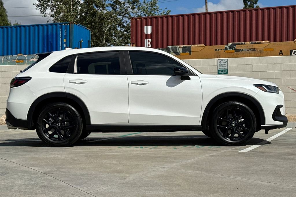 Certified 2025 Honda HR-V Sport image 6