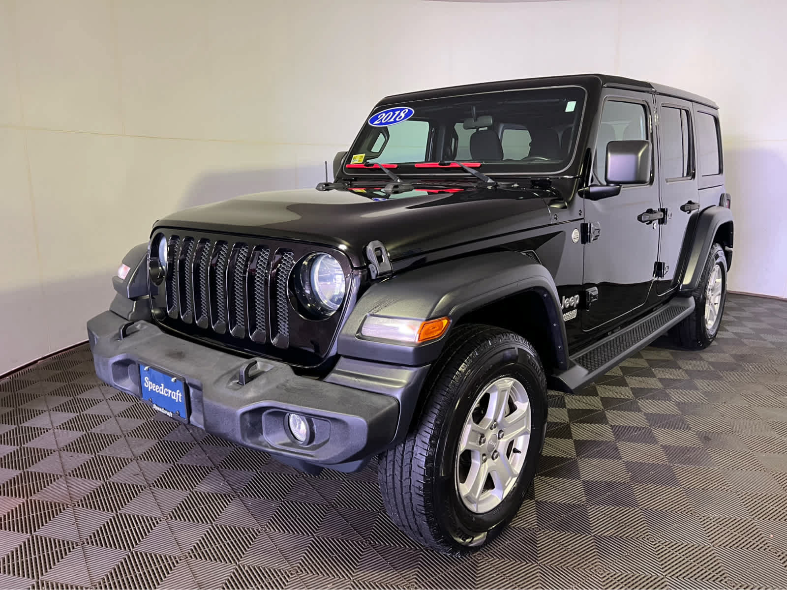 Used 2018 Jeep Wrangler Unlimited Sport S AWD/4WD image 3
