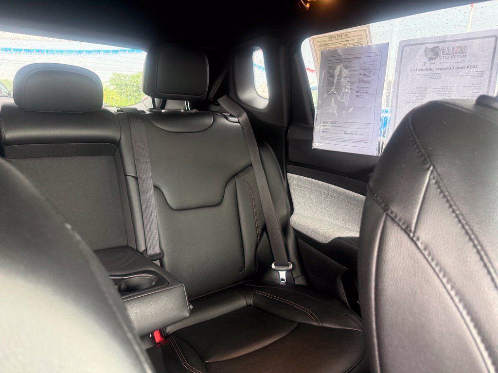 Certified 2024 Jeep Compass Latitude AWD/4WD image 54