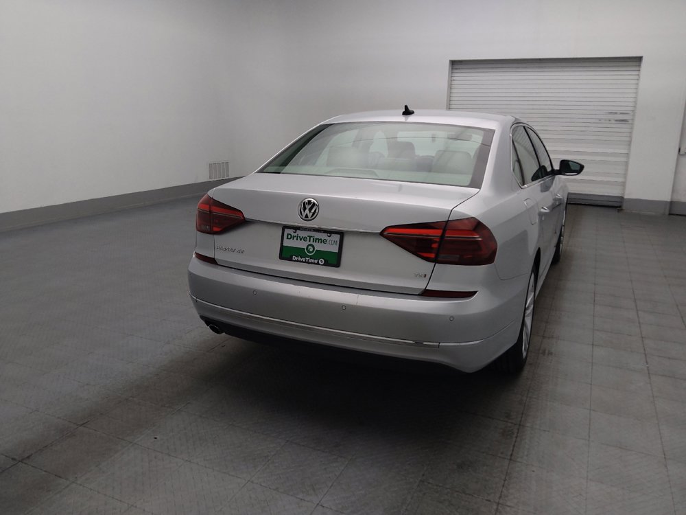 Used 2018 Volkswagen Passat 2.0T SE FWD image 7