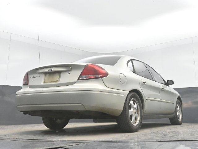 Used 2006 Ford Taurus SE FWD image 28