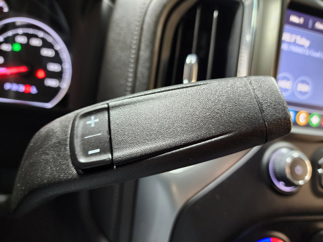 Used 2022 Chevrolet Silverado 1500 LTZ image 38