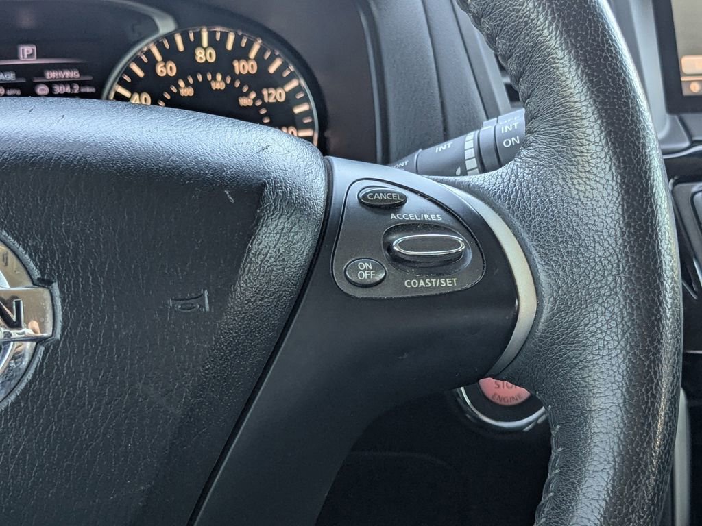 Used 2016 Nissan Pathfinder SV image 21