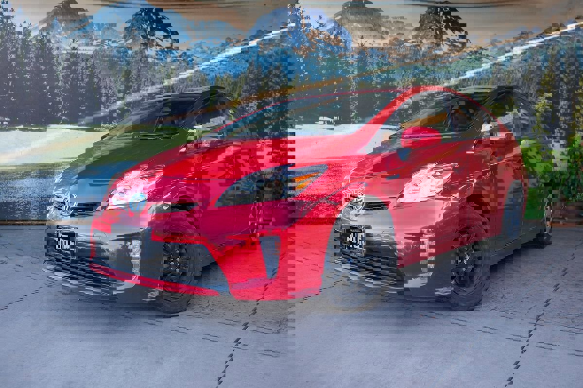 Used 2012 Toyota Prius Four FWD image 1