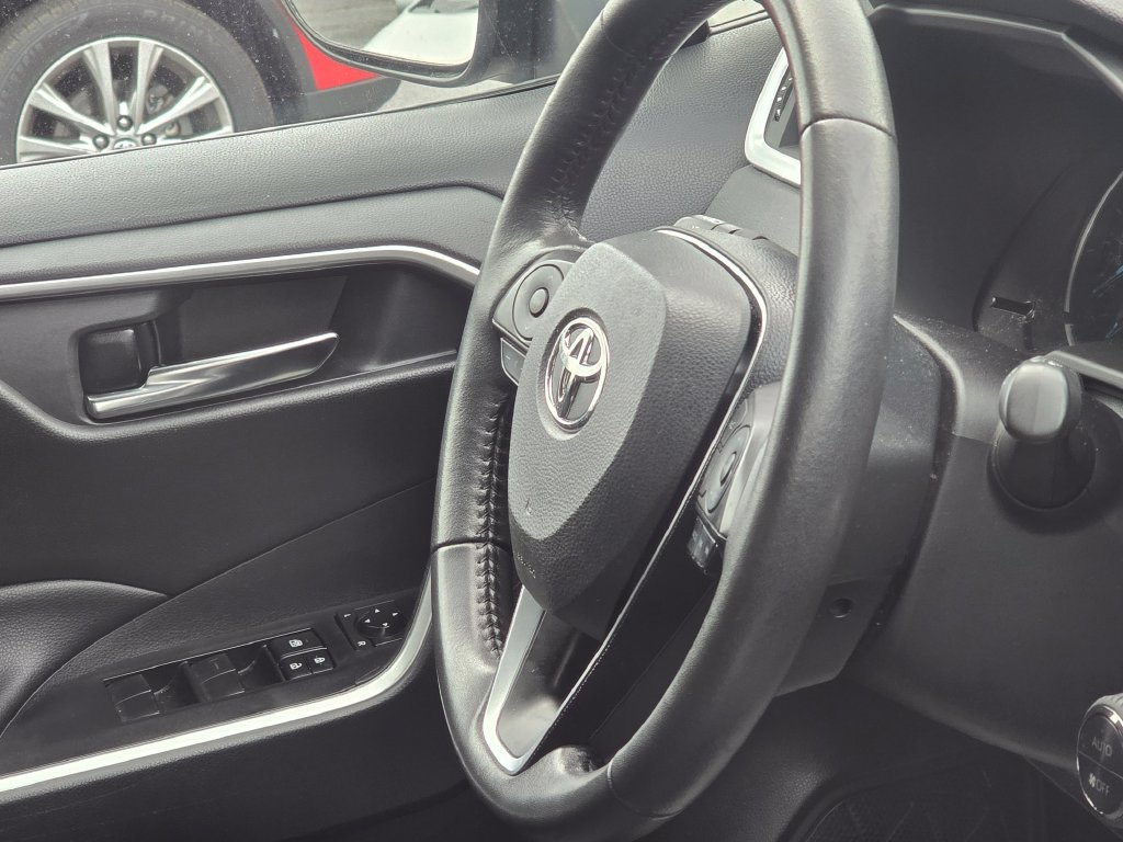 Used 2021 Toyota RAV4 XLE w/ Convenience Package AWD/4WD image 21