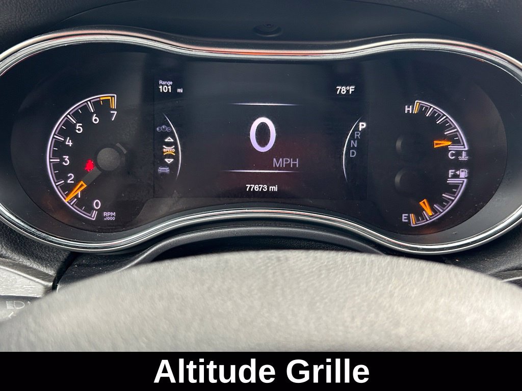 Used 2018 Jeep Grand Cherokee Altitude AWD/4WD image 17