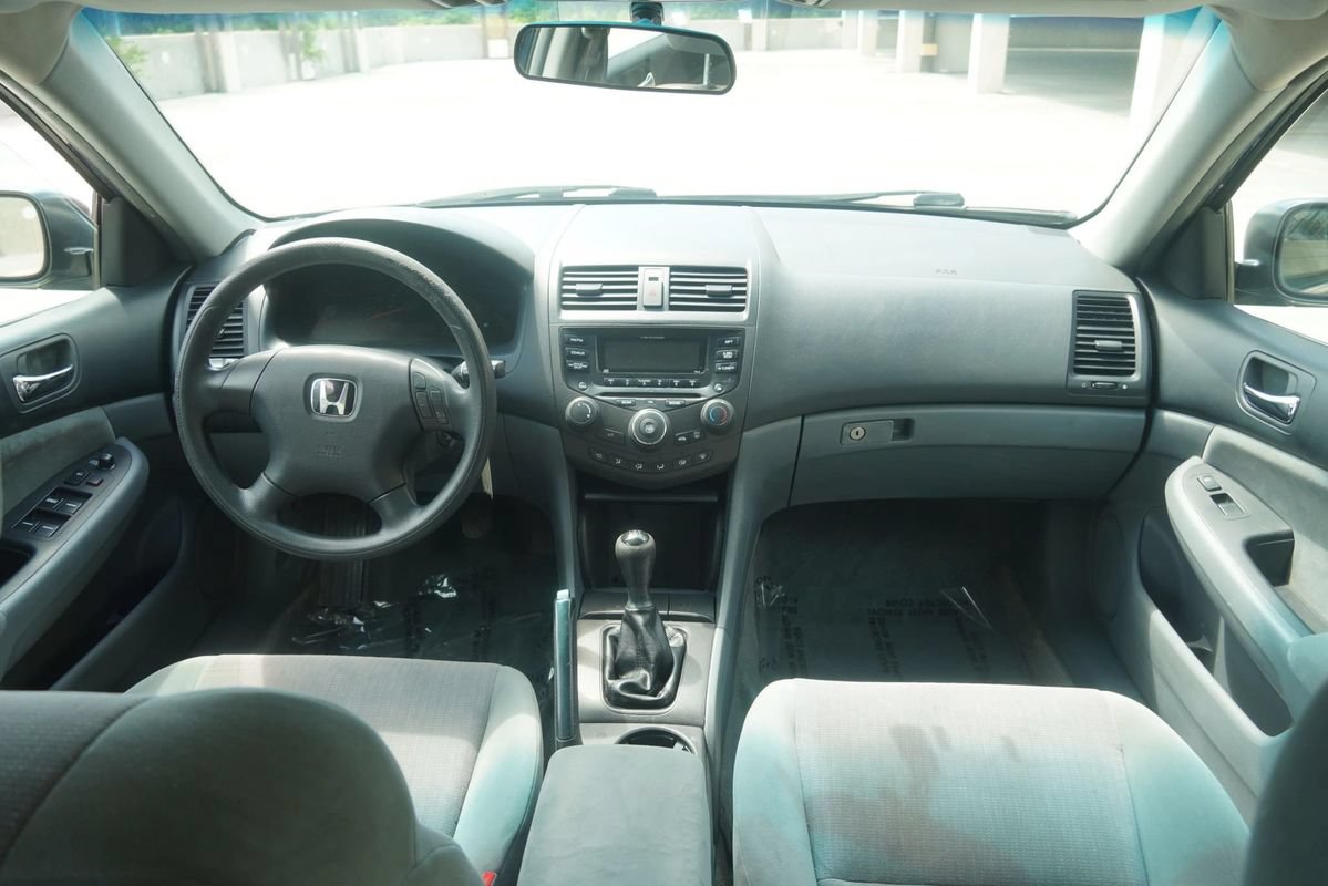 Used 2004 Honda Accord LX image 3