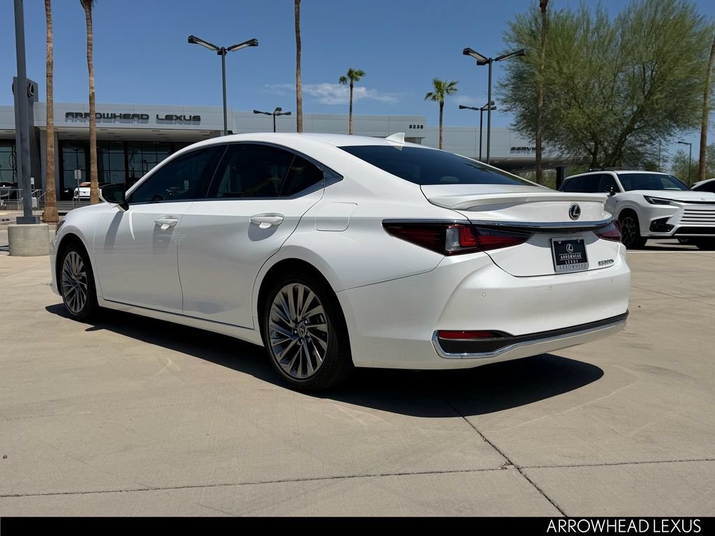 Used 2024 Lexus ES 300h Ultra Luxury w/ Accessory Package (Z1) FWD image 5