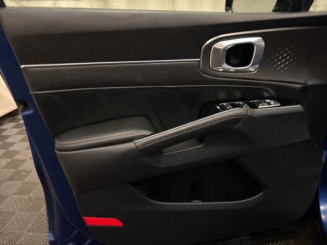 Certified 2023 Kia Sorento SX image 10