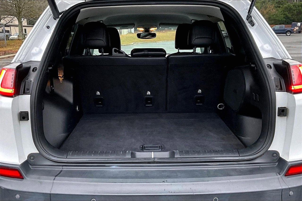 Used 2020 Jeep Cherokee Limited image 23