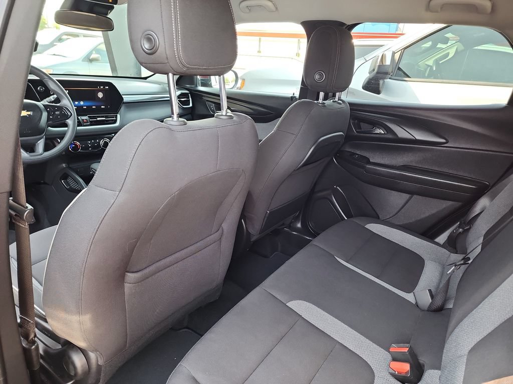 Used 2025 Chevrolet TrailBlazer LT AWD/4WD image 36