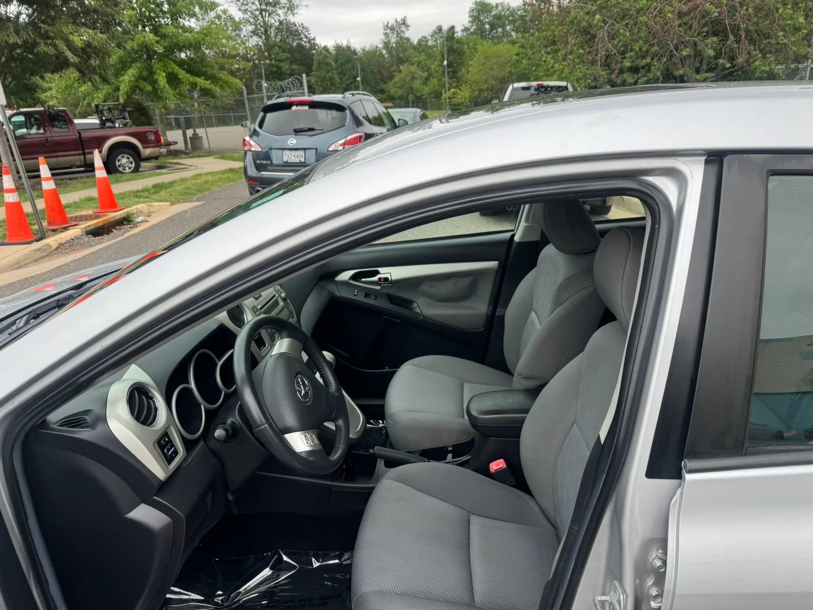 Used 2009 Toyota Matrix S w/ All Weather Guard Pkg FWD image 9