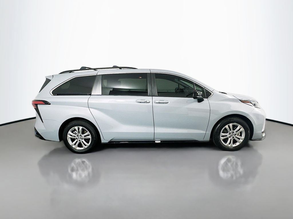 Certified 2023 Toyota Sienna XSE w/ XSE Plus Package AWD/4WD image 4