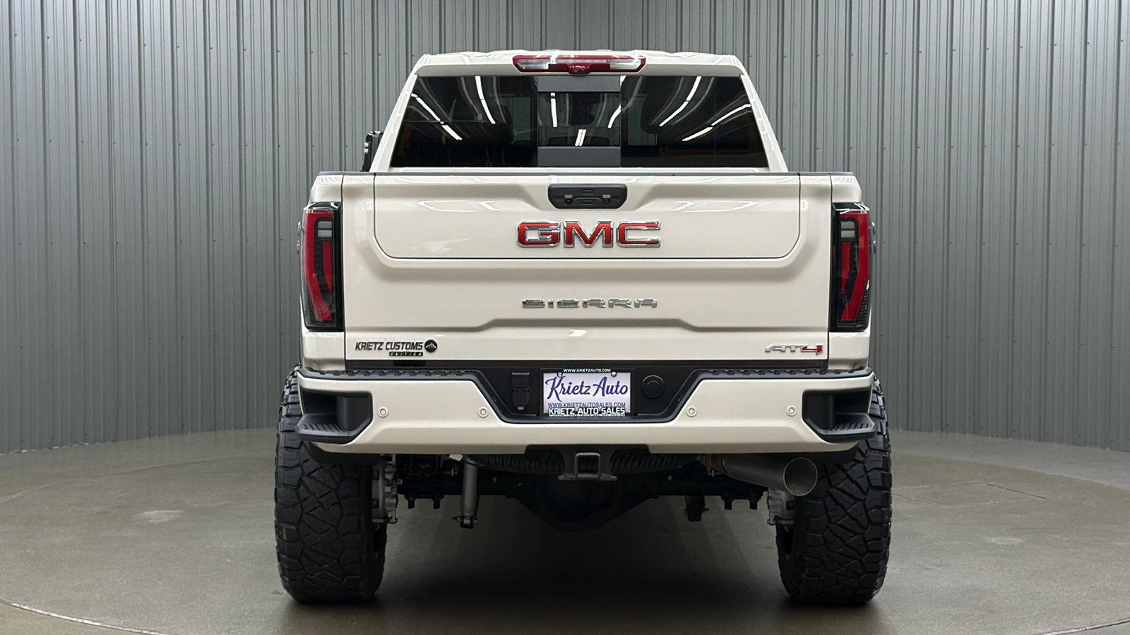 Used 2026 GMC Sierra 2500 AT4 AWD/4WD image 4