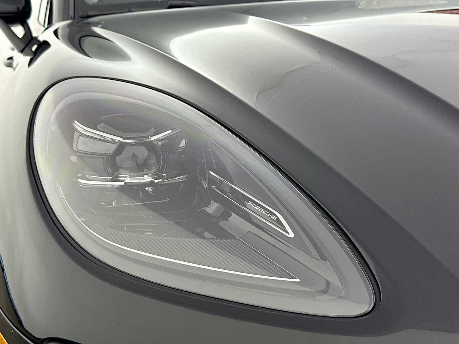 New 2025 Porsche Macan AWD/4WD image 28