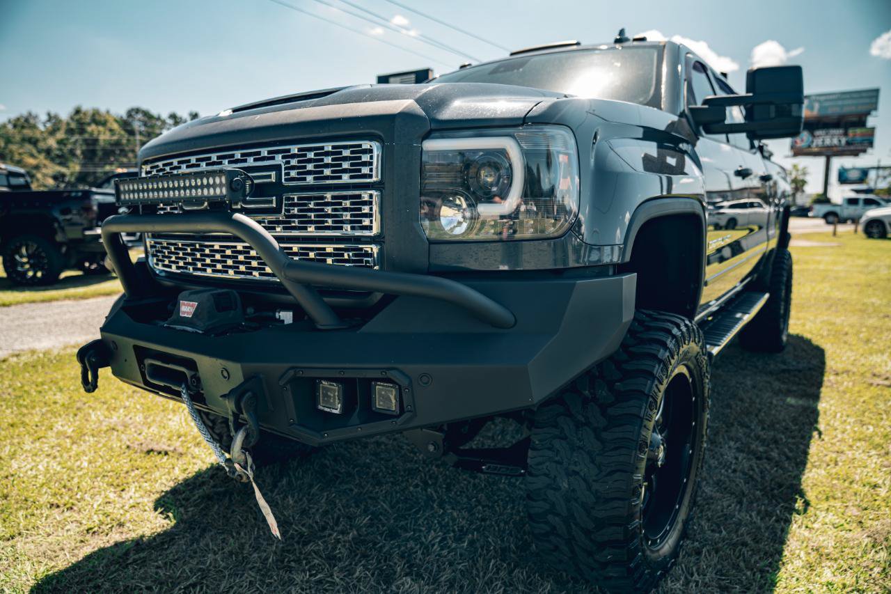 Used 2019 GMC Sierra 2500 Denali w/ Duramax Plus Package AWD/4WD image 2