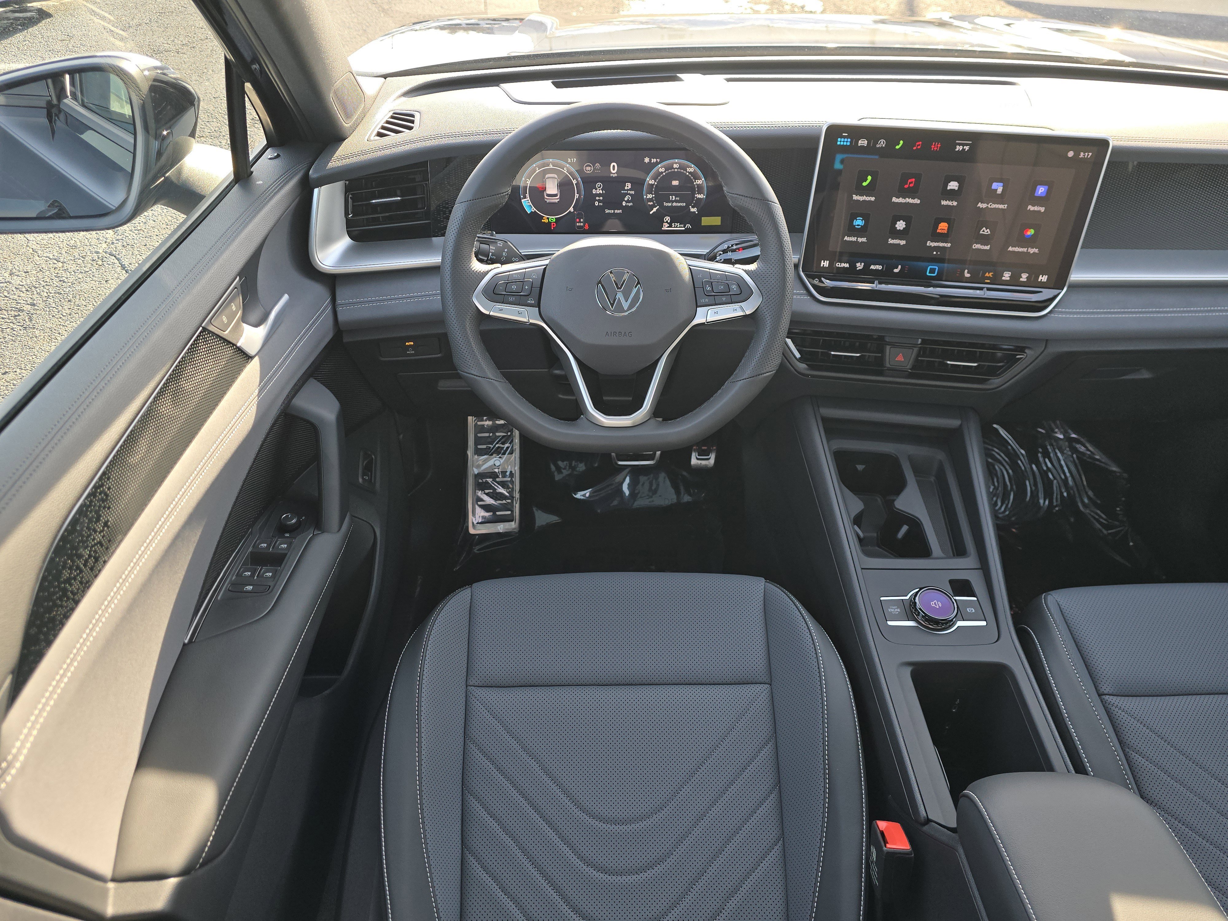 New 2026 Volkswagen Tiguan SE R-Line image 19