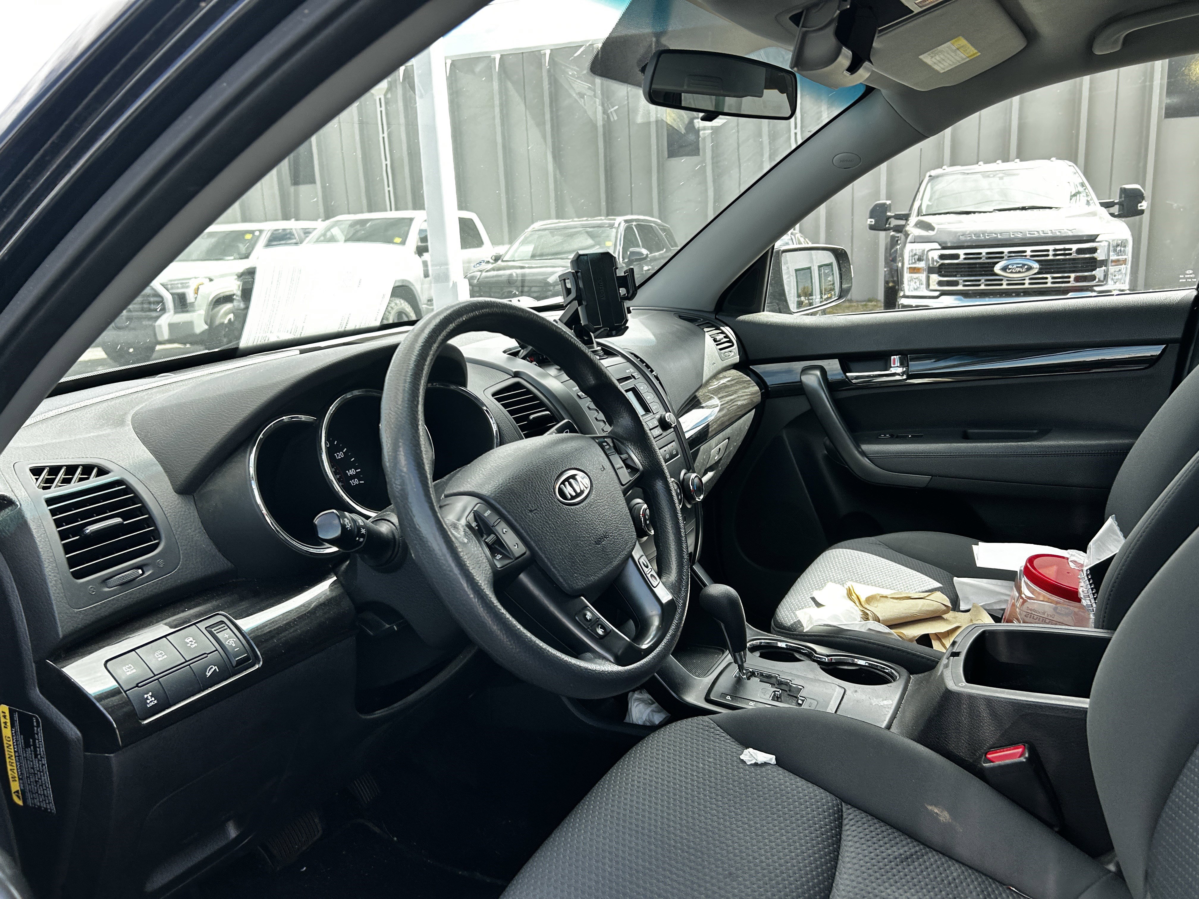 Used 2012 Kia Sorento LX w/ Third Row Pkg image 9