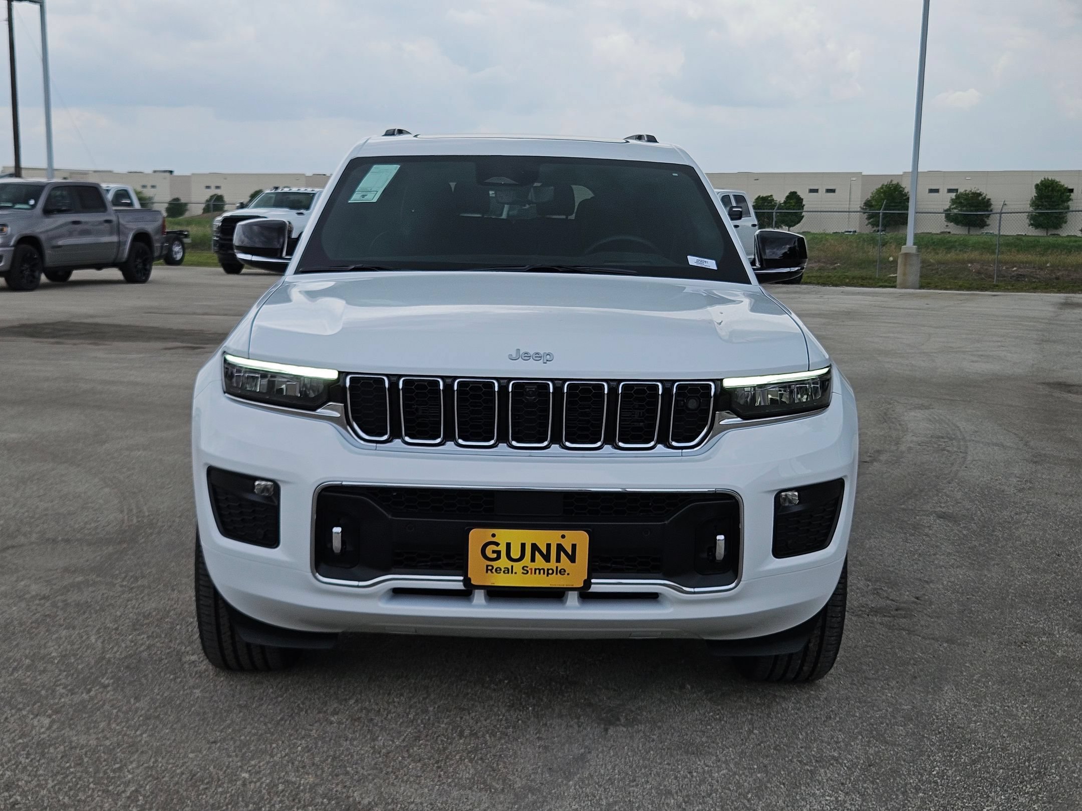 New 2025 Jeep Grand Cherokee L Overland w/ Advanced Protech Group III AWD/4WD image 8