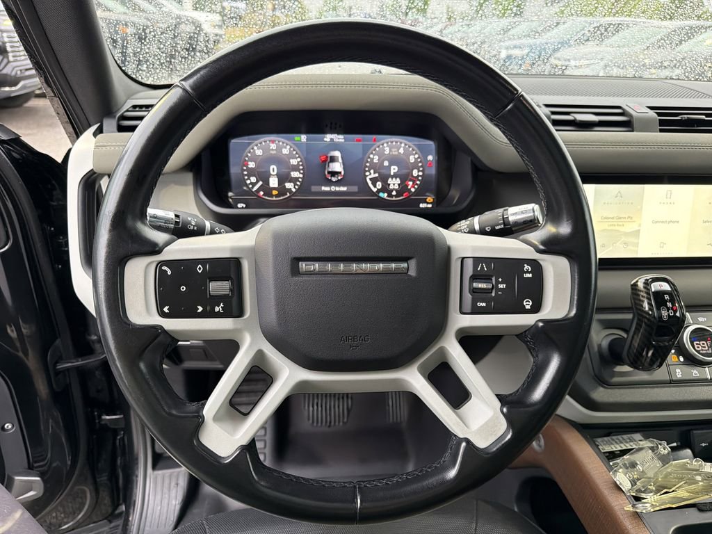 Used 2021 Land Rover Defender 110 X-Dynamic SE AWD/4WD image 21