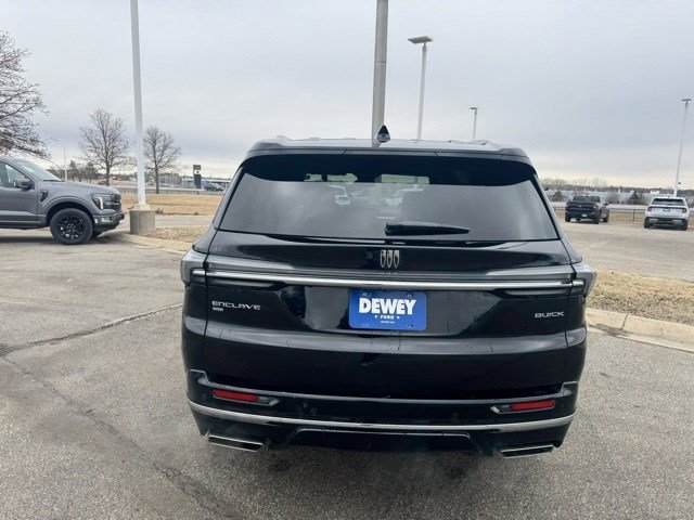 Used 2025 Buick Enclave Avenir w/ Trailering Package, 5000 lbs. image 7