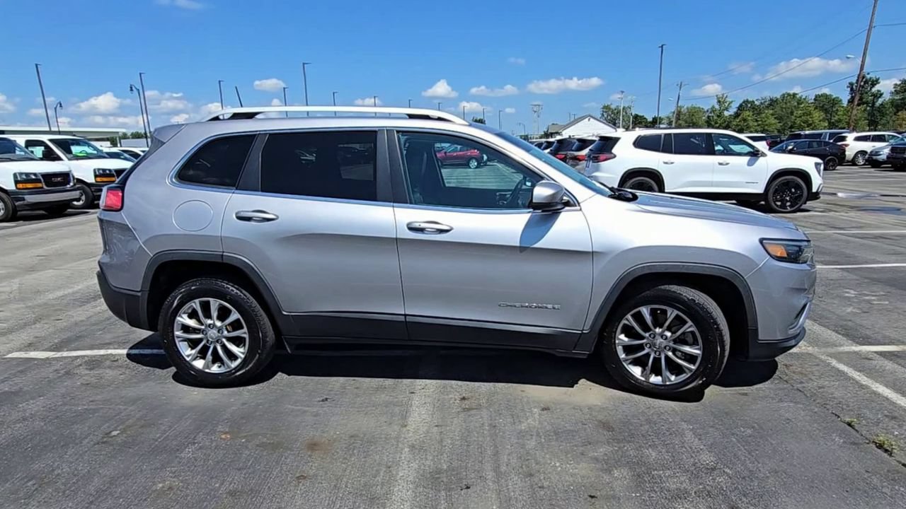 Used 2021 Jeep Cherokee Latitude Plus FWD image 11