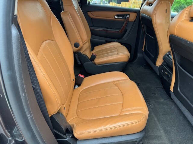 Used 2013 Chevrolet Traverse LTZ FWD image 17