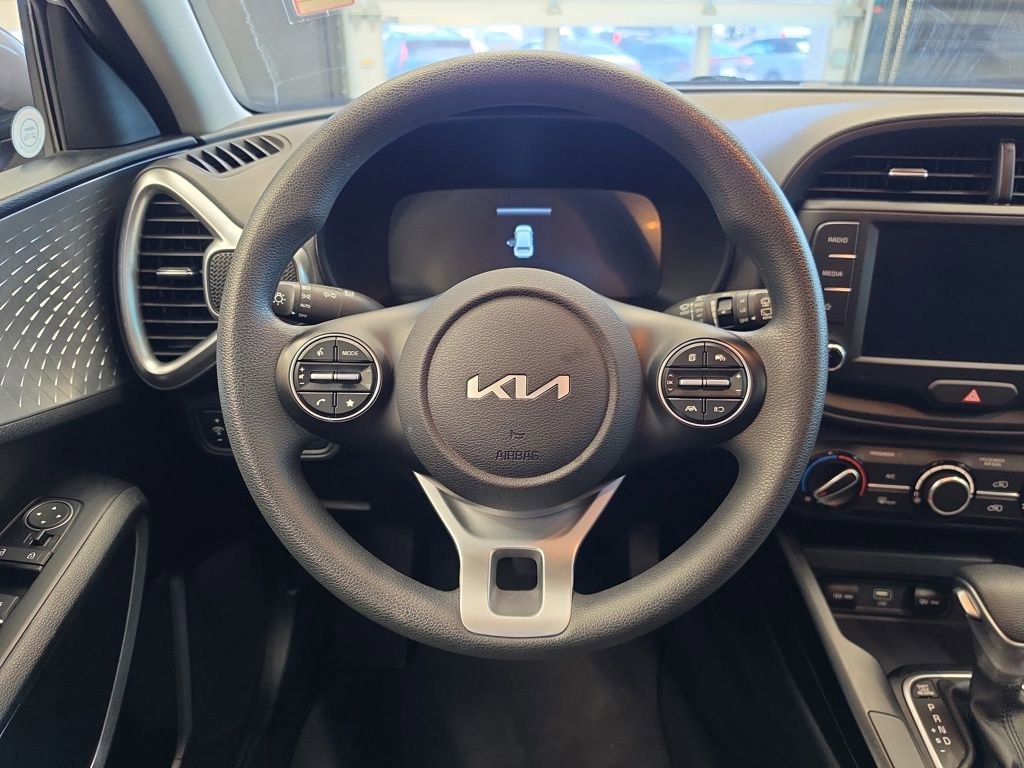 Used 2025 Kia Soul LX image 19