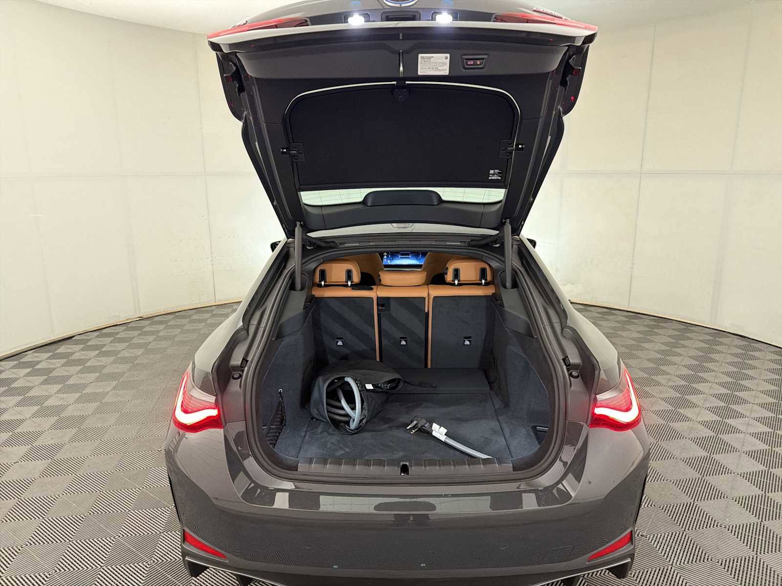 Used 2025 BMW i4 eDrive40 w/ Premium Package image 23