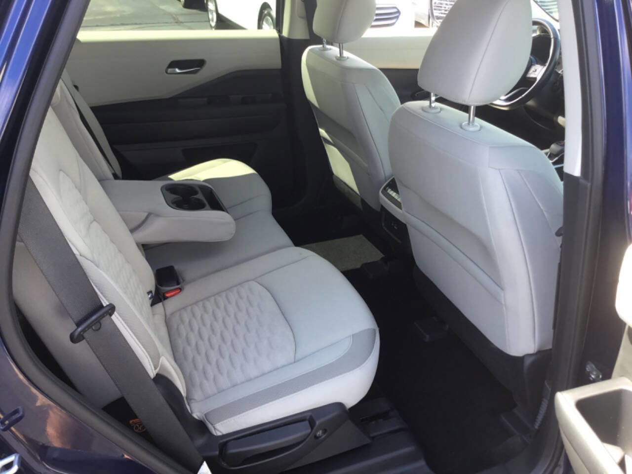 Used 2022 Nissan Pathfinder SV image 10