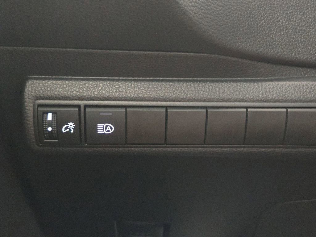 Used 2022 Toyota Corolla LE FWD image 22