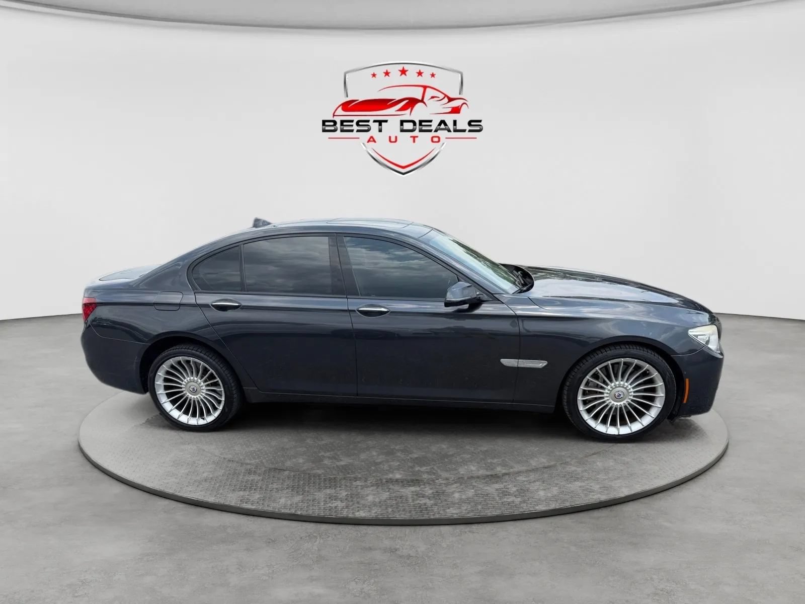 Used 2015 BMW 750i RWD image 7