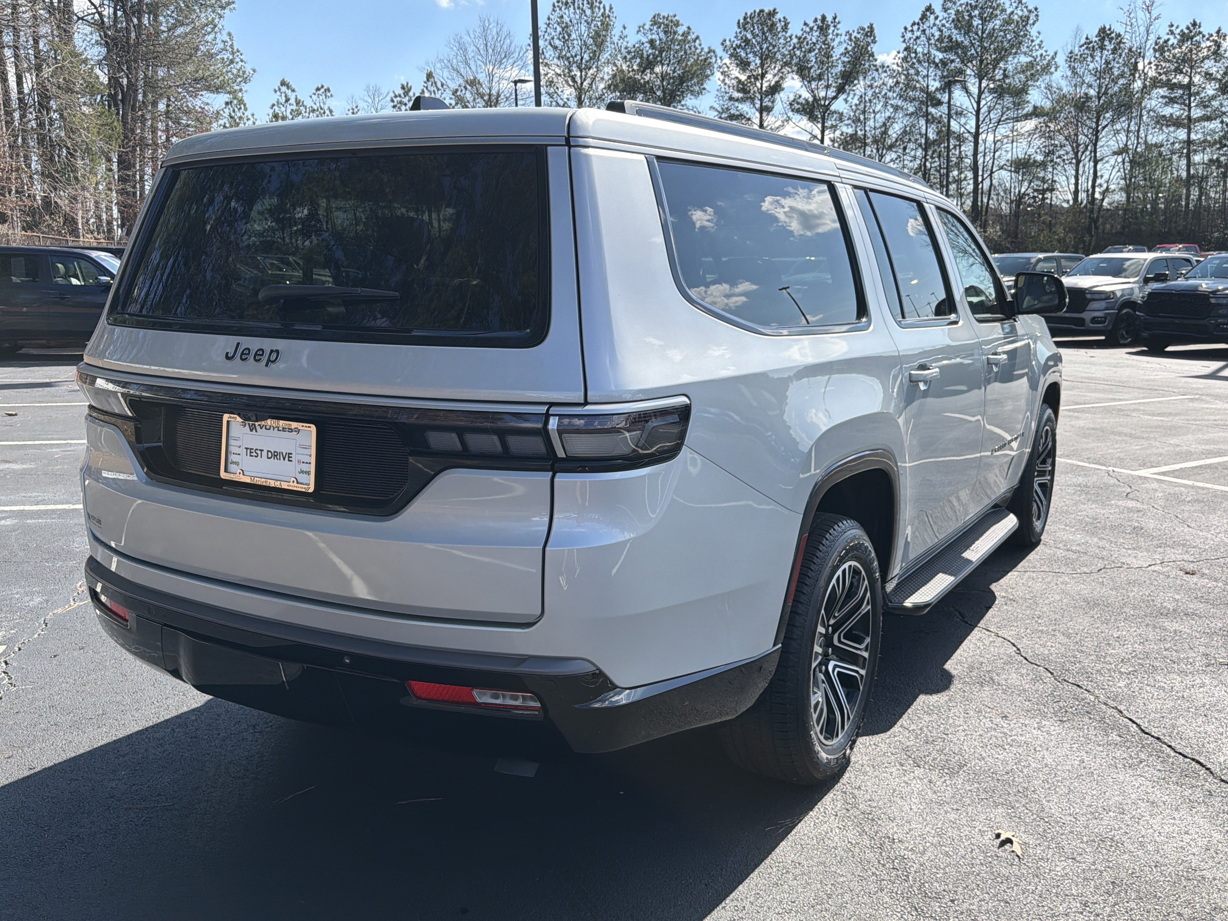 New 2026 Jeep Grand Wagoneer L 2WD image 8
