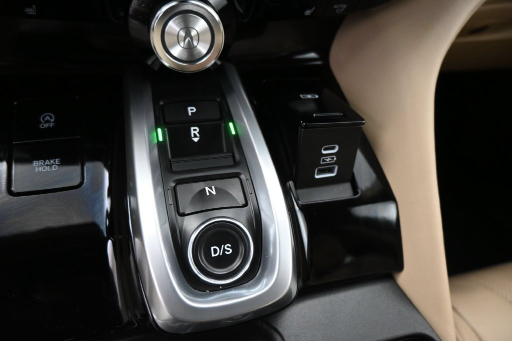 Used 2023 Acura MDX w/ Technology Package FWD image 17