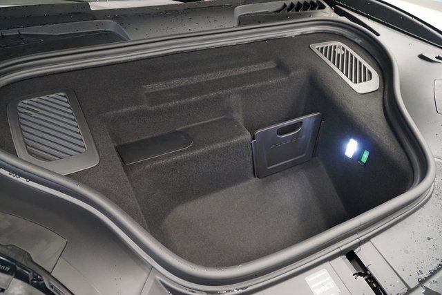 New 2026 Porsche Macan 4S Electric AWD/4WD image 14