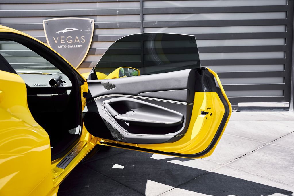 Used 2021 Ferrari F8 Tributo image 32