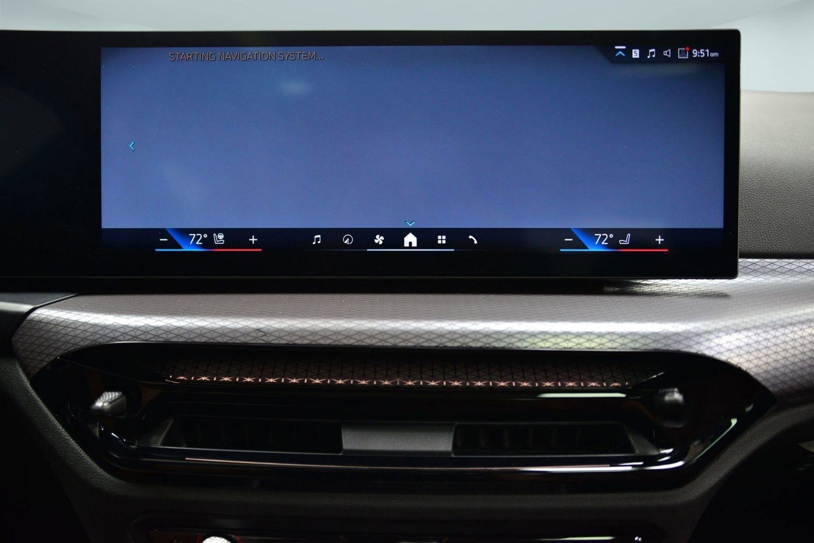 Used 2025 BMW 330i xDrive Sedan w/ Premium Package image 32